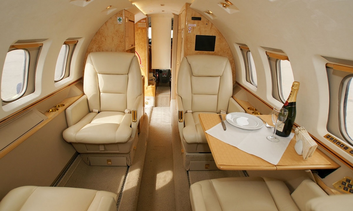 volo privato sull'Hawker 1000 Beechcraft